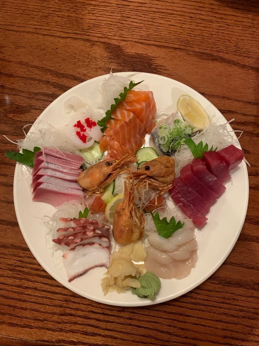 Sashimi deluxe platter