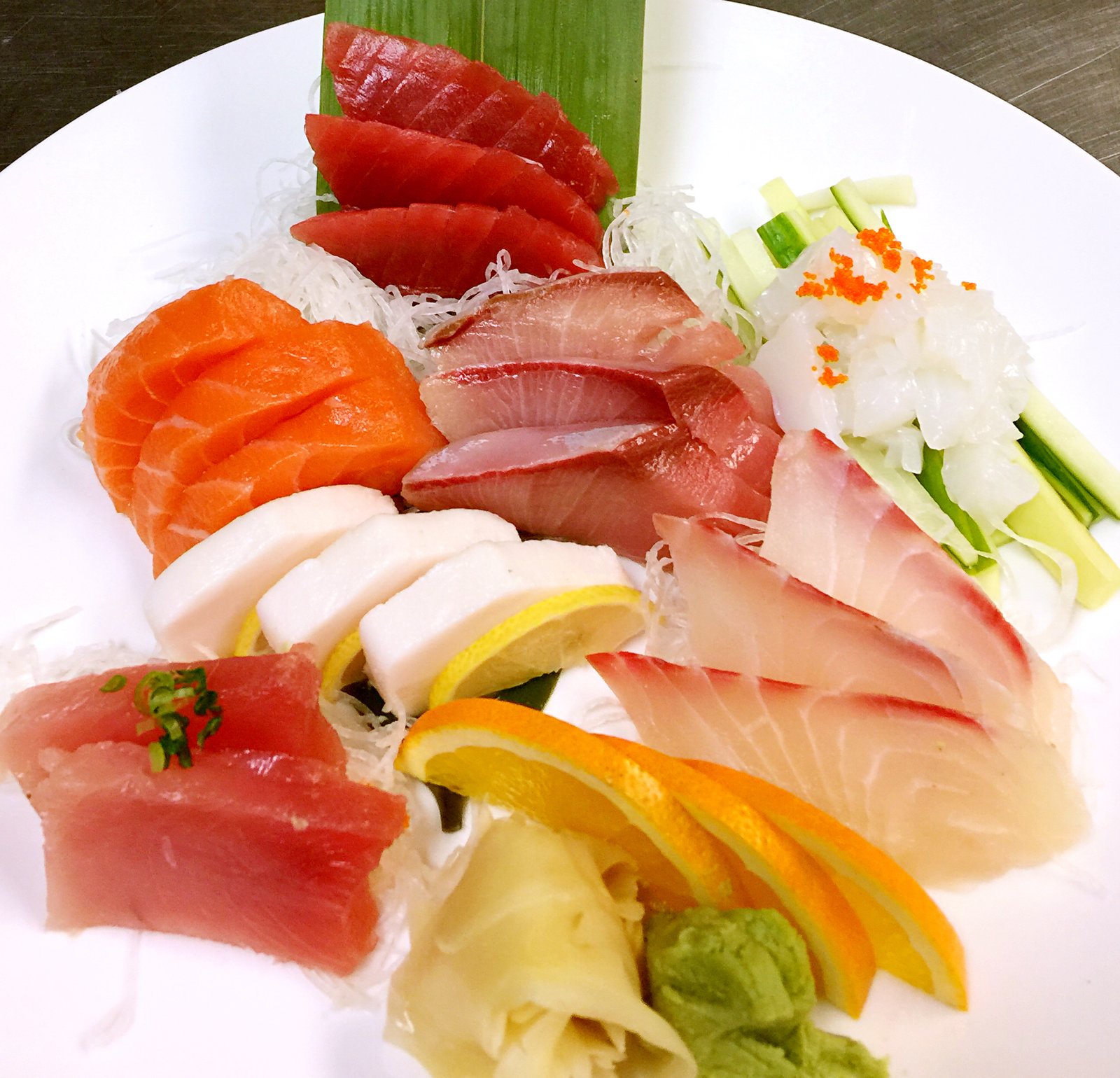 Sashimi deluxe platter